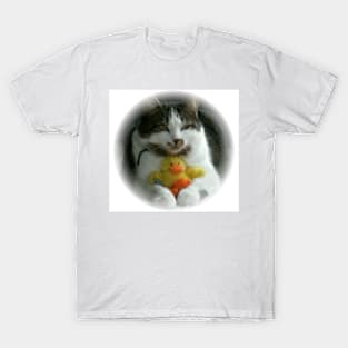 Cute Kitten with his pet Chick T-Shirt